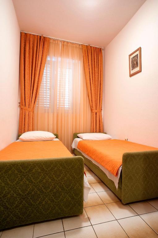 Apartments Vuksic Sveti Stefan Oda fotoğraf