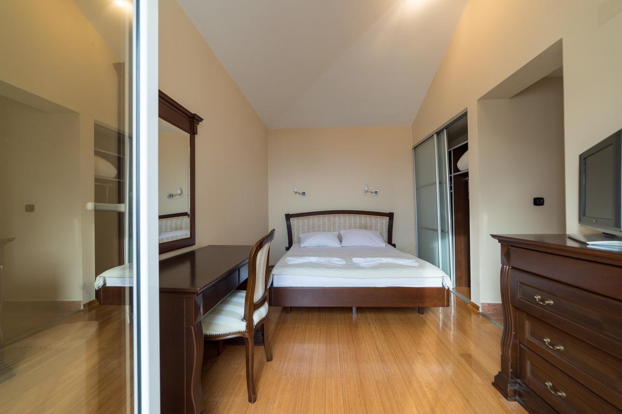 Apartments Vuksic Sveti Stefan Dış mekan fotoğraf